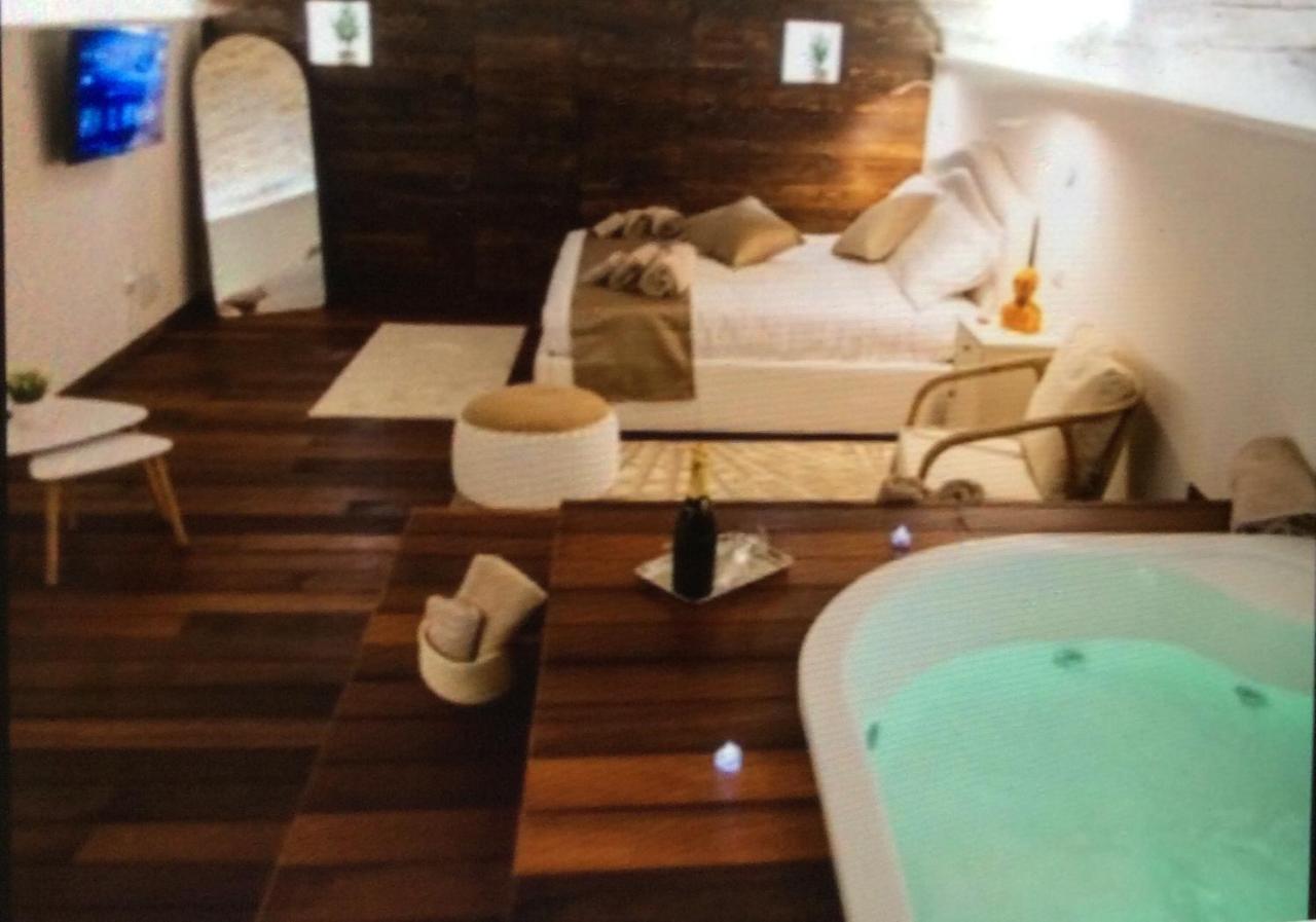 Lc Luxury Apartment バーリ エクステリア 写真